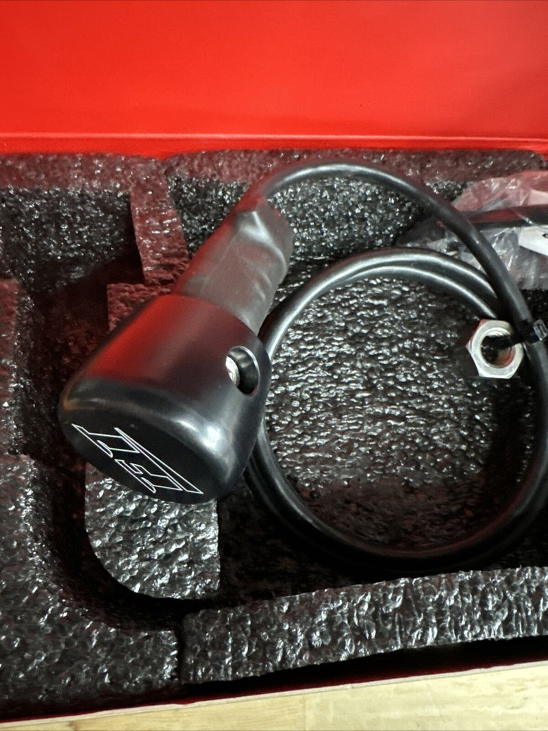 Perilla de cambio FuelTech con sensor de galgas extensométricas M12x1.50. Para usar con GearController. 