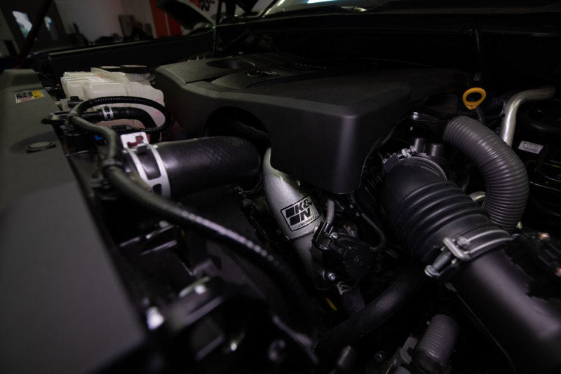 Kit de tubería de carga turbo K&amp;N 22-24 Toyota Tundra 3.4L V6