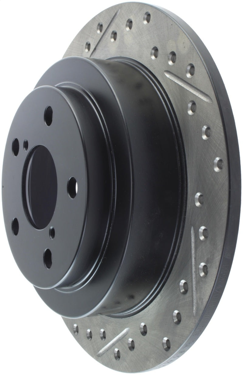 Rotor trasero derecho ranurado y perforado StopTech 05-06 Saab 9-2X AWD / 02-05 Impreza WRX / 02 WRX STi